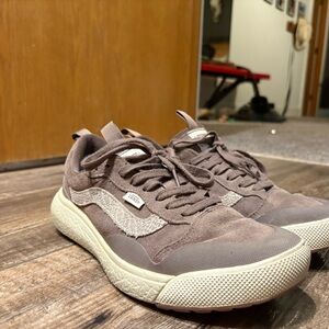 Vans ultra range sneakers